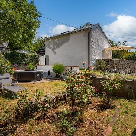 Charming Studio With Hot Tube, Terrace, Barbecue And Garden Kraljevica Eksteriør billede