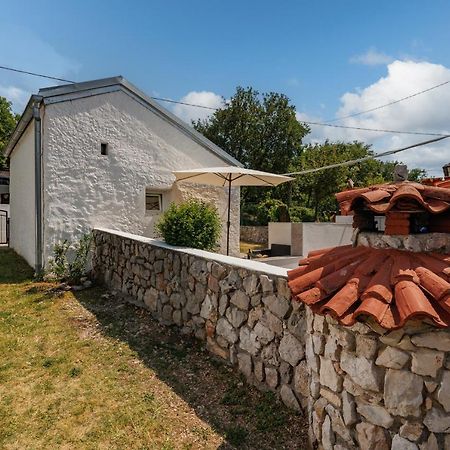 Charming Studio With Hot Tube, Terrace, Barbecue And Garden Kraljevica Eksteriør billede