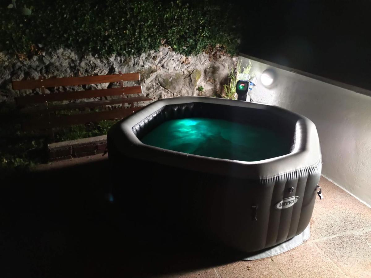 Charming Studio With Hot Tube, Terrace, Barbecue And Garden Kraljevica Eksteriør billede