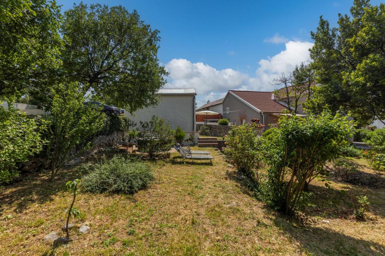 Charming Studio With Hot Tube, Terrace, Barbecue And Garden Kraljevica Eksteriør billede