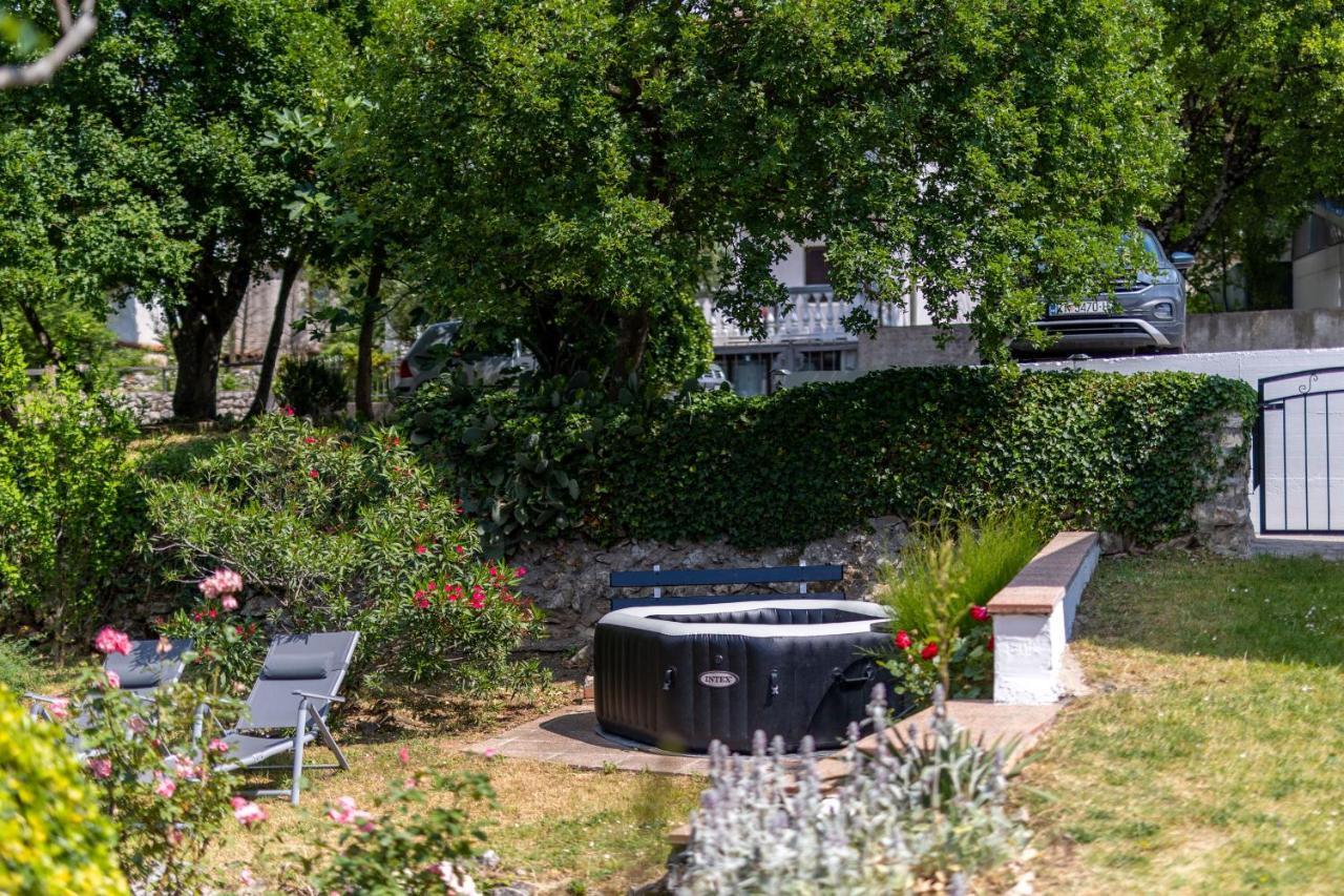 Charming Studio With Hot Tube, Terrace, Barbecue And Garden Kraljevica Eksteriør billede